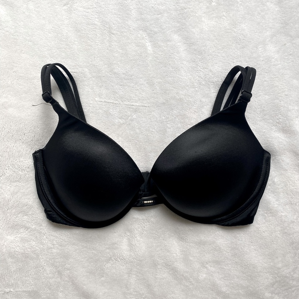 Victoria’s Secret Very Sexy Push Up Bra 32D